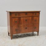 1546 4133 CHEST OF DRAWERS